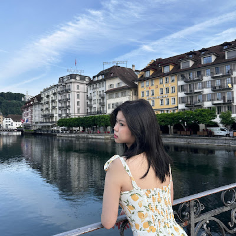 Meet your Posher, Christine